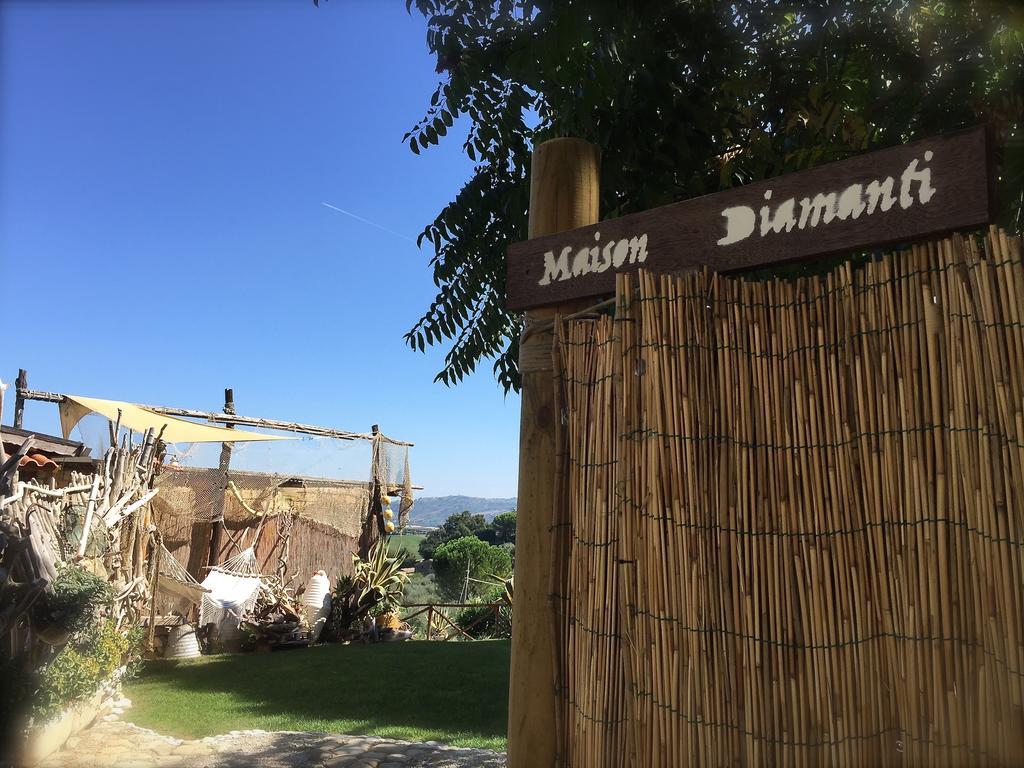 Maison Diamanti Кастель-ди-Лама Экстерьер фото